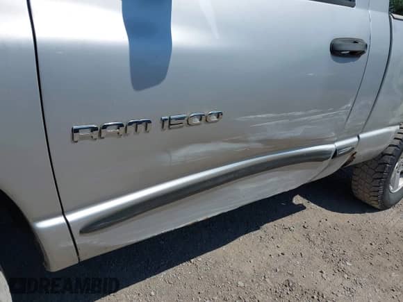 ✅ 2006 Dodge 1500 SLT • VIN: 1D7HU16N16J132466 • Лот: 42792752. Размещён на IAAI с пробегом 81 593 миль миль. Получите бесплатный доступ к архиву аукционных продаж из США и посмотрите подробный отчёт об истории автомобиля на DreamBid. Изображение 6.