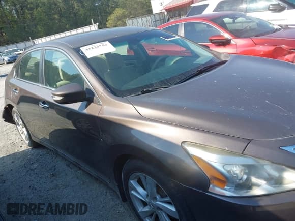 ✅ 2015 Nissan Altima SV • VIN: 1N4AL3AP3FC250547 • Lot: 43233753. Wystawiony na IAAI z przebiegiem 205 009 mil. Bezpłatny archiwum sprzedaży aukcyjnych z USA i szczegółowy raport historii pojazdu na DreamBid. Zdjęcie 13.