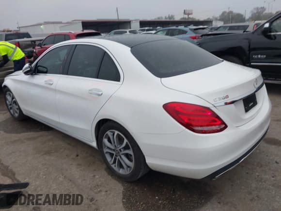 ✅ 2018 Mercedes-Benz C 300 • VIN: WDDWF4JB3JR389395 • Lot: 41190433. Listed on IAAI with 69,751 mi. Free auction sales archive from the USA and detailed vehicle history report at DreamBid. Image 3.