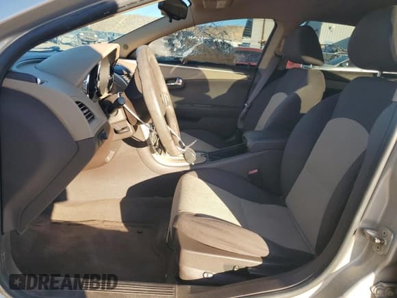 ✅ 2011 Chevrolet Malibu 1LS • VIN: 1G1ZB5E14BF335206 • Lot: 78506564. Listed on Copart with 90,280 mi. Free auction sales archive from the USA and detailed vehicle history report at DreamBid. Image 7.