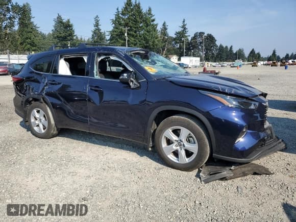 ✅ 2022 Toyota Highlander Hybrid LE • VIN: 5TDBBRCH8NS556845 • Lot: 71202845. Listed on Copart with 42,494 mi. Free auction sales archive from the USA and detailed vehicle history report at DreamBid. Image 4.