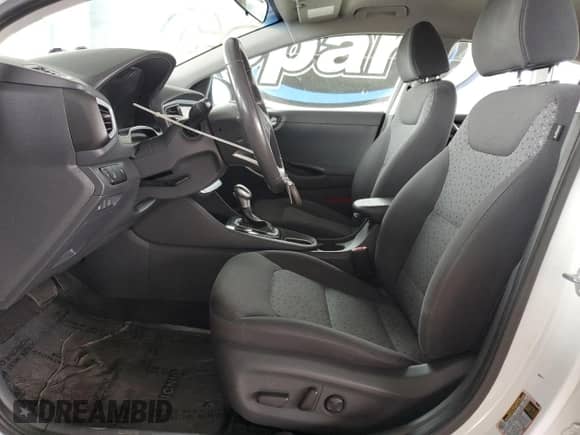 ✅ 2017 Hyundai Ioniq SEL • VIN: KMHC75LC0HU050053 • Lot: 71883445. Wystawiony na Copart z przebiegiem 130 574 mil. Bezpłatny archiwum sprzedaży aukcyjnych z USA i szczegółowy raport historii pojazdu na DreamBid. Zdjęcie 7.