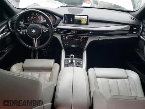 ✅ 2017 BMW X5 M • VIN: 5YMKT6C59H0U39047 • Lot: 40503334. Wystawiony na Copart z przebiegiem 48 009 mil. Bezpłatny archiwum sprzedaży aukcyjnych z USA i szczegółowy raport historii pojazdu na DreamBid. Zdjęcie 8.