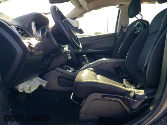 ✅ 2019 Dodge Journey SE • VIN: 3C4PDCBB8KT810467 • Lot: 68936705. Wystawiony na Copart z przebiegiem Nie podano. Bezpłatny archiwum sprzedaży aukcyjnych z USA i szczegółowy raport historii pojazdu na DreamBid. Zdjęcie 7.