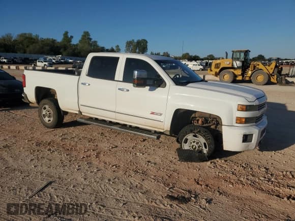 ✅ 2016 Chevrolet Silverado 2500HD LT • VIN: 1GC1KVEG8GF236100 • Lot: 85334105. Wystawiony na Copart z przebiegiem 282 344 mil. Bezpłatny archiwum sprzedaży aukcyjnych z USA i szczegółowy raport historii pojazdu na DreamBid. Zdjęcie 4.
