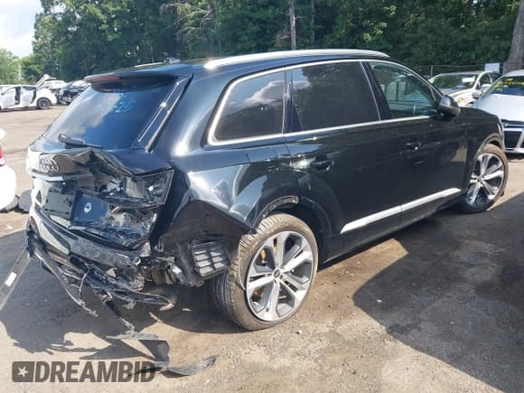 ✅ 2021 Audi Q7 Prestige • VIN: WA1VXAF71MD030399 • Lot: 42722900. Wystawiony na IAAI z przebiegiem 87 184 mil. Bezpłatny archiwum sprzedaży aukcyjnych z USA i szczegółowy raport historii pojazdu na DreamBid. Zdjęcie 4.