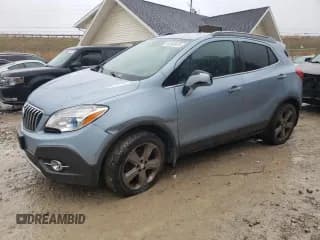✅ 2013 Buick Encore Premium • VIN: KL4CJHSB0DB124149 • Lot: 82678515. Wystawiony na Copart z przebiegiem 135 710 mil. Bezpłatny archiwum sprzedaży aukcyjnych z USA i szczegółowy raport historii pojazdu na DreamBid. Zdjęcie 1.