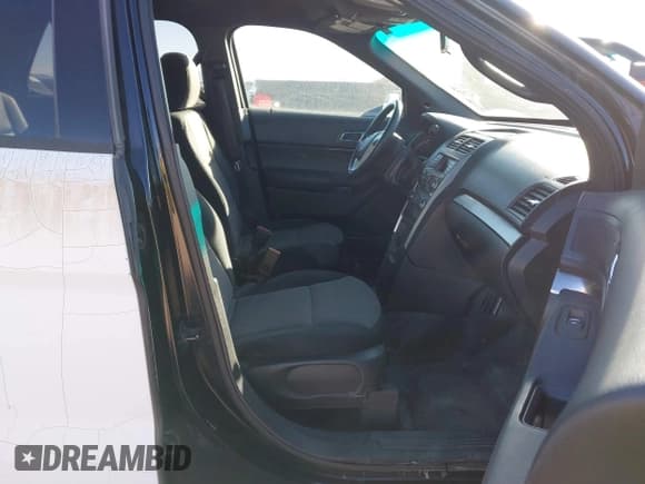 ✅ 2014 Ford Police Interceptor Utility • VIN: 1FM5K8AR6EGA33655 • Lot: 41557993. Wystawiony na IAAI z przebiegiem 79 131 mil. Bezpłatny archiwum sprzedaży aukcyjnych z USA i szczegółowy raport historii pojazdu na DreamBid. Zdjęcie 5.