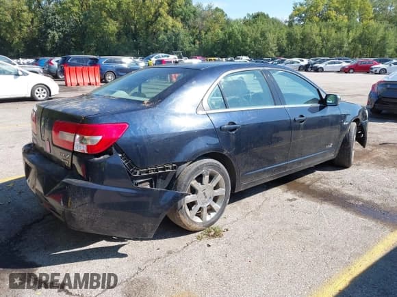 ✅ 2008 Lincoln MKZ • VIN: 3LNHM28T48R615918 • Lot: 40430266. Listed on IAAI with 180,160 mi. Free auction sales archive from the USA and detailed vehicle history report at DreamBid. Image 4.