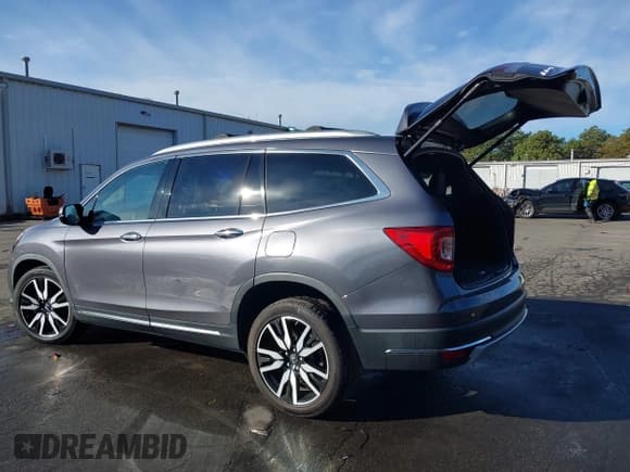 ✅ 2019 Honda Pilot Touring 7-Passenger • VIN: 5FNYF6H62KB028822 • Lot: 43368368. Wystawiony na IAAI z przebiegiem 85 612 mil. Bezpłatny archiwum sprzedaży aukcyjnych z USA i szczegółowy raport historii pojazdu na DreamBid. Zdjęcie 3.