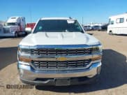 ✅ 2018 Chevrolet Silverado 1500 LT • VIN: 3GCPCREC6JG482791 • Lot: 43519455. Wystawiony na IAAI z przebiegiem 174 730 mil. Bezpłatny archiwum sprzedaży aukcyjnych z USA i szczegółowy raport historii pojazdu na DreamBid. Zdjęcie 11.