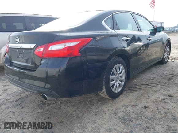 ✅ 2016 Nissan Altima S • VIN: 1N4AL3AP3GN369334 • Lot: 43860079. Listed on IAAI with 124,892 mi. Free auction sales archive from the USA and detailed vehicle history report at DreamBid. Image 4.