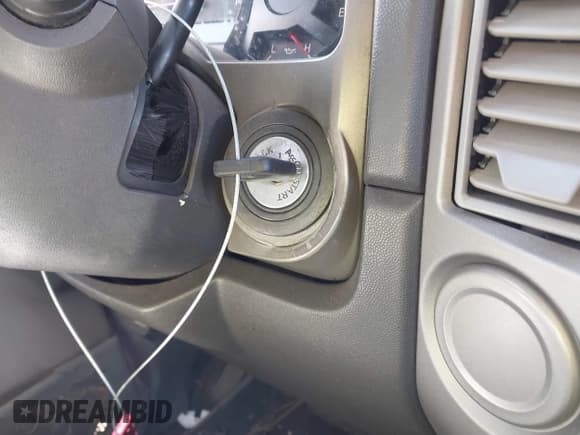 ✅ 2005 Nissan Titan XE • VIN: 1N6AA07A95N514937 • Lot: 41319161. Wystawiony na IAAI z przebiegiem 163 556 mil. Bezpłatny archiwum sprzedaży aukcyjnych z USA i szczegółowy raport historii pojazdu na DreamBid. Zdjęcie 11.