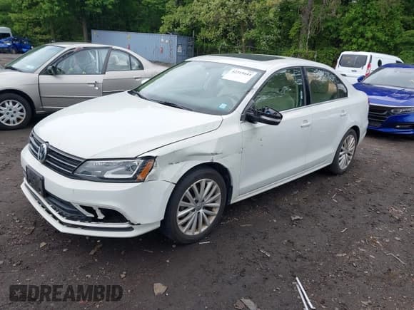 ✅ 2016 Volkswagen Jetta SEL • VIN: 3VWL07AJ3GM297959 • Lot: 42319444. Listed on IAAI with 50,130 mi. Free auction sales archive from the USA and detailed vehicle history report at DreamBid. Image 18.