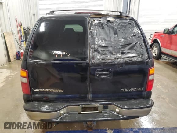✅ 2000 Chevrolet Suburban LS • VIN: 3GNFK16T1YG134140 • Lot: 86162725. Listed on Copart with 198,838 mi. Free auction sales archive from the USA and detailed vehicle history report at DreamBid. Image 6.