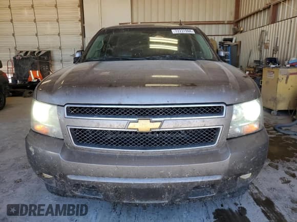 ✅ 2011 Chevrolet Suburban LT • VIN: 1GNSKJE34BR212434 • Lot: 72231994. Wystawiony na Copart z przebiegiem 209 897 mil. Bezpłatny archiwum sprzedaży aukcyjnych z USA i szczegółowy raport historii pojazdu na DreamBid. Zdjęcie 5.