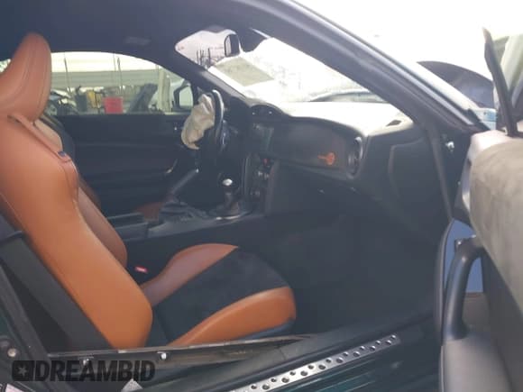 ✅ 2020 Toyota 86 GT • VIN: JF1ZNAE18L8751066 • Lot: 41182766. Wystawiony na IAAI z przebiegiem 56 437 mil. Bezpłatny archiwum sprzedaży aukcyjnych z USA i szczegółowy raport historii pojazdu na DreamBid. Zdjęcie 5.