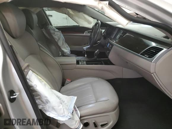 ✅ 2015 Hyundai Genesis 3.8L • VIN: KMHGN4JE7FU061781 • Lot: 42118055. Wystawiony na Copart z przebiegiem 112 952 mil. Bezpłatny archiwum sprzedaży aukcyjnych z USA i szczegółowy raport historii pojazdu na DreamBid. Zdjęcie 7.