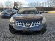 ✅ 2015 Nissan Rogue S • VIN: JN8AS5MV0FW261091 • Lot: 92634045. Wystawiony na Copart z przebiegiem 104 399 mil. Bezpłatny archiwum sprzedaży aukcyjnych z USA i szczegółowy raport historii pojazdu na DreamBid. Zdjęcie 5.