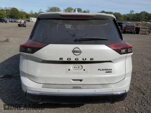 ✅ 2024 Nissan Rogue Platinum • VIN: JN8BT3DD9RW251435 • Lot: 81918985. Listed on Copart with 31,453 mi. Free auction sales archive from the USA and detailed vehicle history report at DreamBid. Image 6.