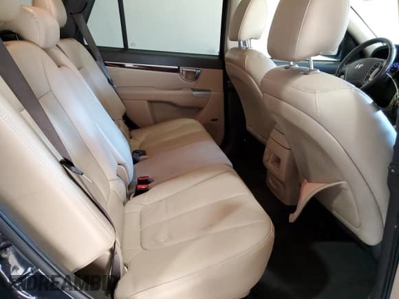 ✅ 2011 Hyundai Santa Fe Limited • VIN: 5XYZKDAGXBG002081 • Lot: 92565535. Listed on Copart with 164,512 mi. Free auction sales archive from the USA and detailed vehicle history report at DreamBid. Image 11.