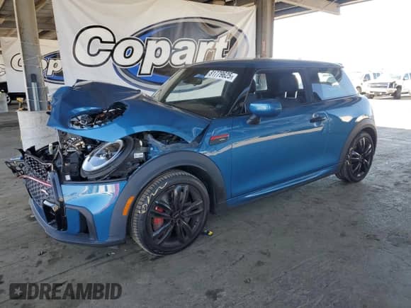 2023 MINI Hardtop John Cooper Works с VIN WMW73DH0XP2S99350, выставлен на аукционе Copart как лот 81779625 с пробегом 10 671 миль миль и Списание • Salvage title. История ставок и продаж доступна на DreamBid. Изображение 1.