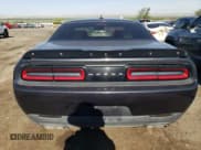 ✅ 2017 Dodge Challenger T/A 392 • VIN: 2C3CDZFJ4HH554630 • Lot: 64215434. Wystawiony na Copart z przebiegiem Nie podano. Bezpłatny archiwum sprzedaży aukcyjnych z USA i szczegółowy raport historii pojazdu na DreamBid. Zdjęcie 6.