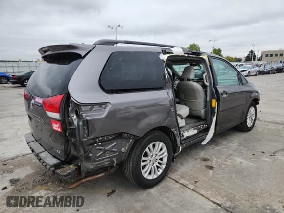 ✅ 2012 Toyota Sienna XLE AAS • VIN: 5TDYK3DC9CS196671 • Lot: 81924885. Listed on Copart with 235,471 mi. Free auction sales archive from the USA and detailed vehicle history report at DreamBid. Image 3.