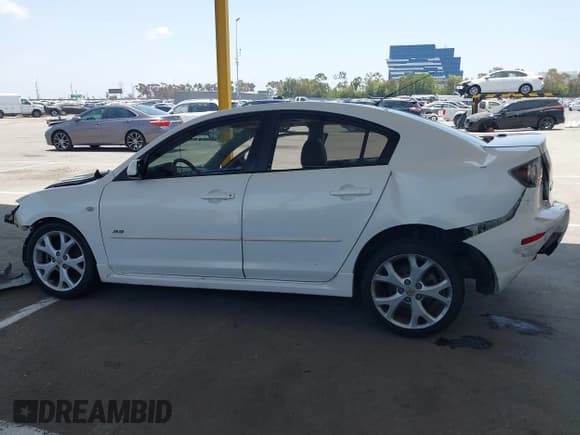✅ 2007 Mazda 3 S Touring • VIN: JM1BK324471663158 • Lot: 42575124. Wystawiony na IAAI z przebiegiem 160 938 mil. Bezpłatny archiwum sprzedaży aukcyjnych z USA i szczegółowy raport historii pojazdu na DreamBid. Zdjęcie 14.