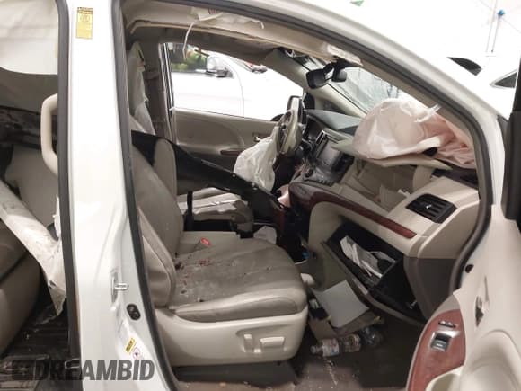 ✅ 2013 Toyota Sienna XLE • VIN: 5TDDK3DC4DS056382 • Lot: 42177020. Wystawiony na IAAI z przebiegiem Nie podano. Bezpłatny archiwum sprzedaży aukcyjnych z USA i szczegółowy raport historii pojazdu na DreamBid. Zdjęcie 5.