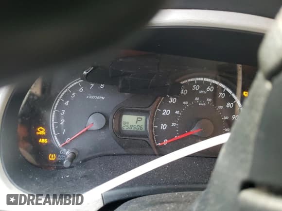 ✅ 2014 Toyota Sienna LE • VIN: 5TDKK3DC7ES476629 • Lot: 92272105. Wystawiony na Copart z przebiegiem 258 506 mil. Bezpłatny archiwum sprzedaży aukcyjnych z USA i szczegółowy raport historii pojazdu na DreamBid. Zdjęcie 9.