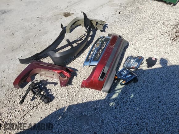 ✅ 2019 Chevrolet Tahoe LS • VIN: 1GNSCAKC0KR158793 • Lot: 68910685. Wystawiony na Copart z przebiegiem 93 292 mil. Bezpłatny archiwum sprzedaży aukcyjnych z USA i szczegółowy raport historii pojazdu na DreamBid. Zdjęcie 13.