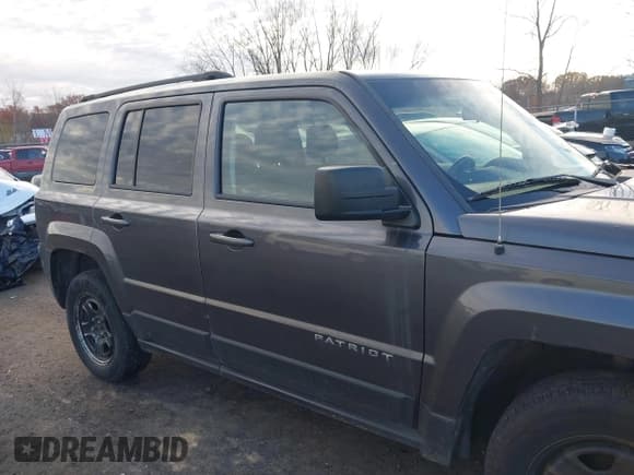 ✅ 2015 Jeep Patriot Altitude • VIN: 1C4NJRBB4FD347192 • Lot: 43699891. Listed on IAAI with 173,170 mi. Free auction sales archive from the USA and detailed vehicle history report at DreamBid. Image 13.