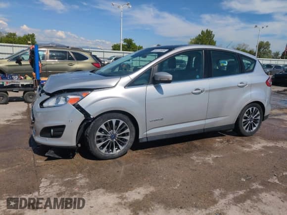 ✅ 2018 Ford C-Max Titanium • VIN: 1FADP5DU0JL103187 • Lot: 56377635. Wystawiony na Copart z przebiegiem 67 095 mil. Bezpłatny archiwum sprzedaży aukcyjnych z USA i szczegółowy raport historii pojazdu na DreamBid. Zdjęcie 1.