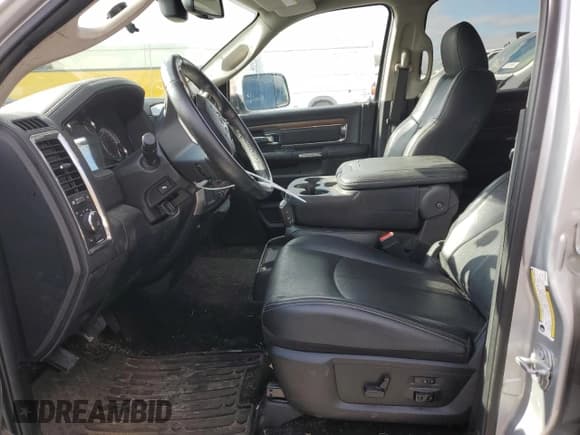 ✅ 2018 Ram 2500 Laramie • VIN: 3C6UR5KL0JG134670 • Лот: 82569344. Опубликован ранее на Copart с пробегом 39 212 миль. Бесплатный доступ к архиву аукционных продаж из США и подробный отчёт об истории автомобиля на DreamBid. Изображение 7.