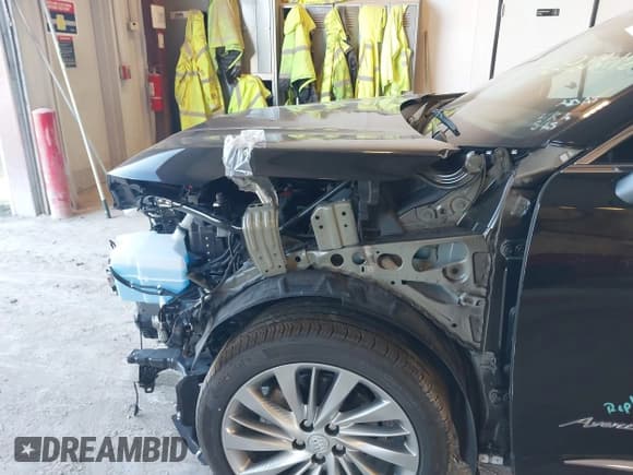 ✅ 2025 Buick Envision Avenir • VIN: LRBFZME44SD026694 • Lot: 43327741. Listed on IAAI with 5,781 mi. Free auction sales archive from the USA and detailed vehicle history report at DreamBid. Image 6.