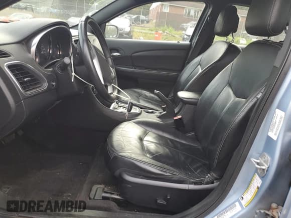 ✅ 2012 Chrysler 200 Limited • VIN: 1C3CCBCG5CN279224 • Лот: 86639195. Опубликован ранее на Copart с пробегом 158 540 миль. Бесплатный доступ к архиву аукционных продаж из США и подробный отчёт об истории автомобиля на DreamBid. Изображение 7.