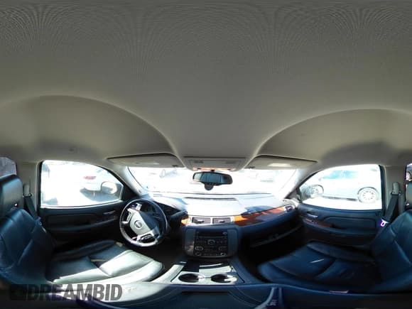 ✅ 2008 GMC Yukon SLT 4SA • VIN: 1GKFC13J38R135268 • Lot: 43620899. Listed on IAAI with 266,388 mi. Free auction sales archive from the USA and detailed vehicle history report at DreamBid. Image 18.