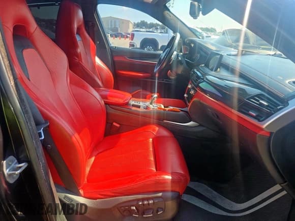 ✅ 2016 BMW X6 M • VIN: 5YMKW8C56G0R43377 • Lot: 86826245. Wystawiony na Copart z przebiegiem 133 084 mil. Bezpłatny archiwum sprzedaży aukcyjnych z USA i szczegółowy raport historii pojazdu na DreamBid. Zdjęcie 5.