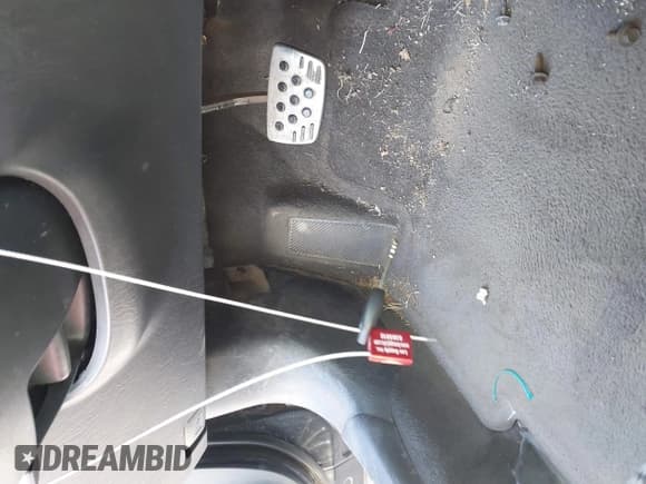 ✅ 2005 Toyota Solara SE • VIN: 4T1CE38PX5U966370 • Lot: 43412887. Listed on IAAI with 221,622 mi. Free auction sales archive from the USA and detailed vehicle history report at DreamBid. Image 11.