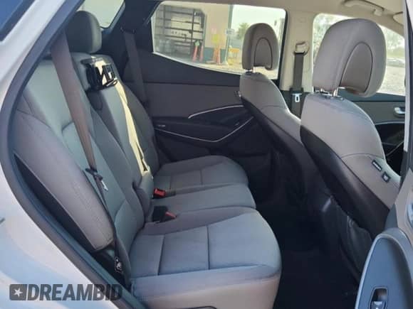 2015 Hyundai Santa Fe с VIN 5XYZUDLB5FG238591, выставлен на аукционе Copart как лот 84567565 с пробегом 164 378 миль миль и Списание • Salvage title. История ставок и продаж доступна на DreamBid. Изображение 10.