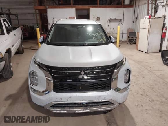 2023 Mitsubishi Outlander SE with VIN JA4T5UA99PZ019729, listed as a IAAI auction lot 41441515 with 7,489 mi miles and . Bid and sale history available at DreamBid. Image 13.