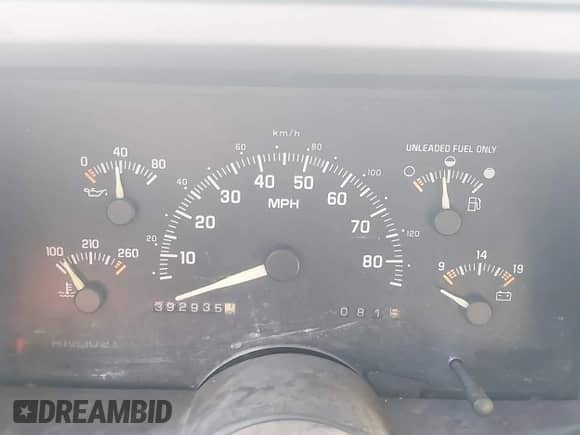 ✅ 1994 GMC Sierra 1500 SLE1 • VIN: 2GTEC19ZXR1545189 • Лот: 43587303. Размещён на IAAI с пробегом 392 935 миль миль. Получите бесплатный доступ к архиву аукционных продаж из США и посмотрите подробный отчёт об истории автомобиля на DreamBid. Изображение 7.