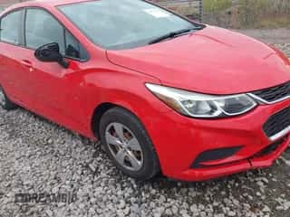 2018 Chevrolet Cruze LS с VIN 1G1BC5SM2J7141926, выставлен на аукционе IAAI как лот 43473944 с пробегом 77 443 миль миль и . История ставок и продаж доступна на DreamBid. Изображение 6.