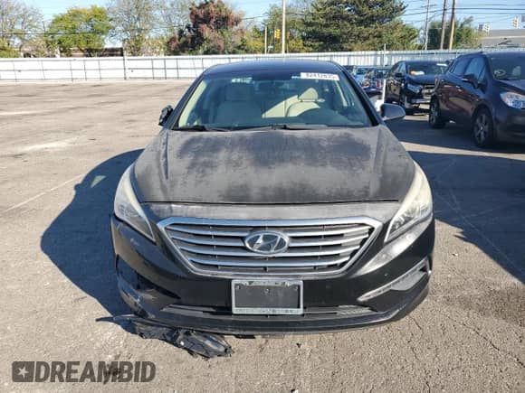 2015 Hyundai Sonata SE with VIN 5NPE24AF3FH249060, listed as a Copart auction lot 82412835 with 83,532 mi miles and Salvage title. Bid and sale history available at DreamBid. Image 5.