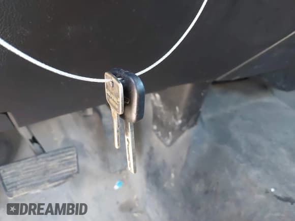 ✅ 2018 Chevrolet Silverado 1500 Work Truck • VIN: 1GCNCNEHXJZ264512 • Лот: 41173158. Опубликован ранее на IAAI с пробегом 126 311 миль. Бесплатный доступ к архиву аукционных продаж из США и подробный отчёт об истории автомобиля на DreamBid. Изображение 11.