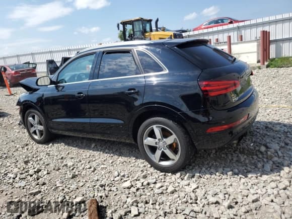 ✅ 2015 Audi Q3 Prestige • VIN: WA1GFCFS4FR011931 • Лот: 66250425. Опубликован ранее на Copart с пробегом 125 912 миль. Бесплатный доступ к архиву аукционных продаж из США и подробный отчёт об истории автомобиля на DreamBid. Изображение 2.