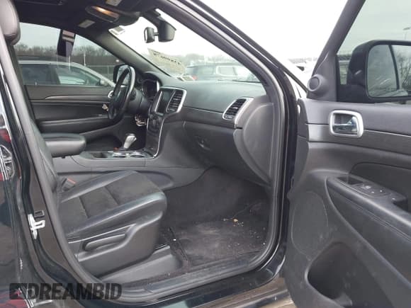 ✅ 2018 Jeep Grand Cherokee Altitude • VIN: 1C4RJFAG2JC469450 • Lot: 43899678. Wystawiony na IAAI z przebiegiem 78 954 mil. Bezpłatny archiwum sprzedaży aukcyjnych z USA i szczegółowy raport historii pojazdu na DreamBid. Zdjęcie 5.