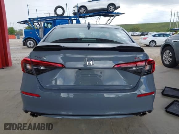 ✅ 2024 Honda Civic Si • VIN: 2HGFE1E59RH471256 • Lot: 43413763. Wystawiony na IAAI z przebiegiem 21 649 mil. Bezpłatny archiwum sprzedaży aukcyjnych z USA i szczegółowy raport historii pojazdu na DreamBid. Zdjęcie 16.
