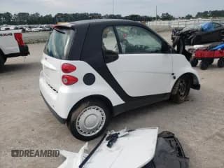 ✅ 2009 Smart fortwo Pure • VIN: WMEEJ31X49K252322 • Lot: 84546855. Wystawiony na Copart z przebiegiem Nie podano. Bezpłatny archiwum sprzedaży aukcyjnych z USA i szczegółowy raport historii pojazdu na DreamBid. Zdjęcie 3.
